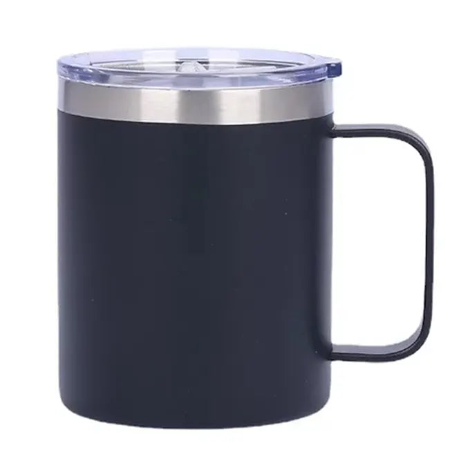 Tasse avec couvercle noire sur fond blanc