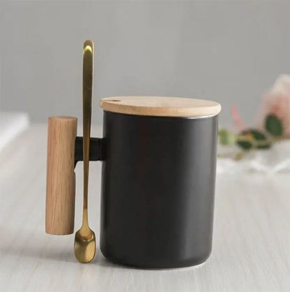 Tasse en porcelaine et bois noire avec sa cuillère