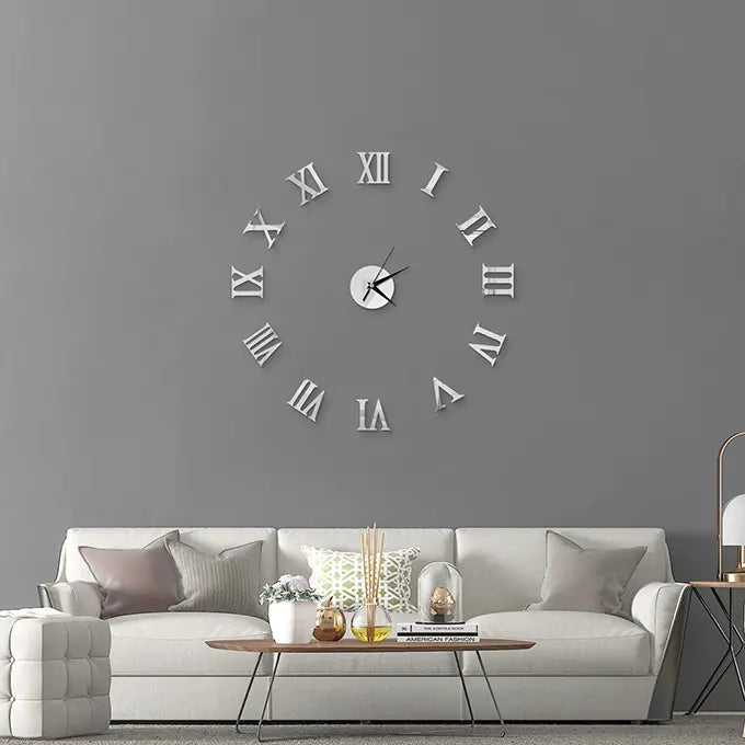 Horloge murale blanche dans une salle de vie