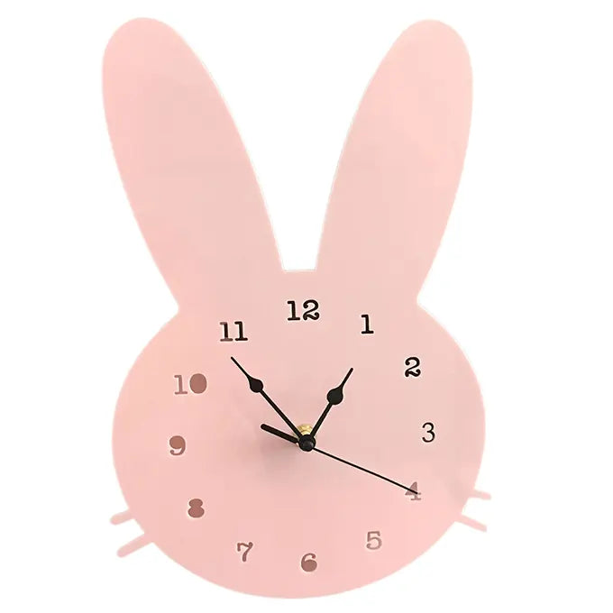 Horloge en bois rose en forme de tête de lapin